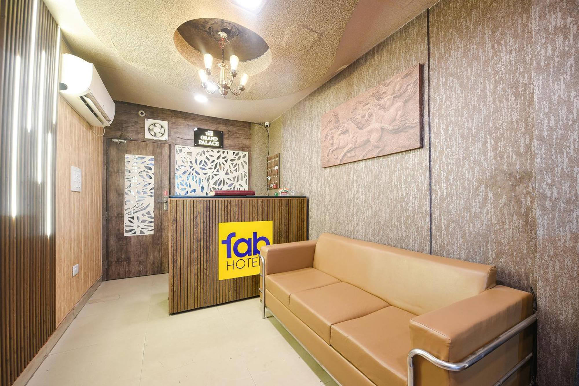 Fabhotel The Grand Palace Faridabad Exteriör bild